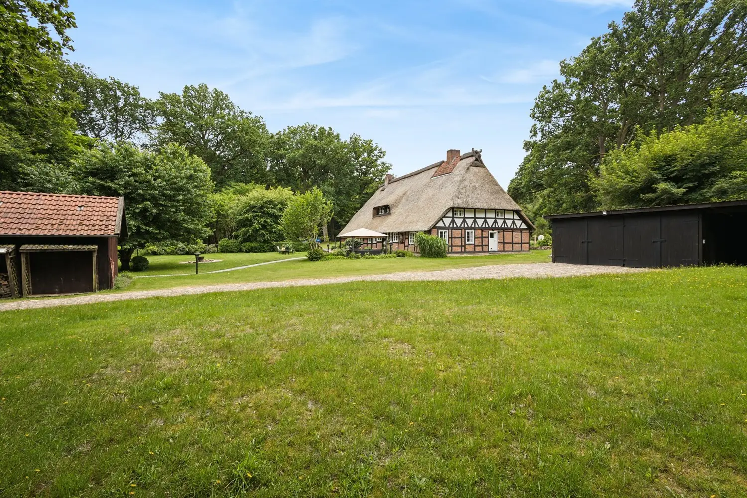 Denkmalgeschütztes Landhaus in Undeloh, Fachwerkhaus aus dem 18. Jahrhundert