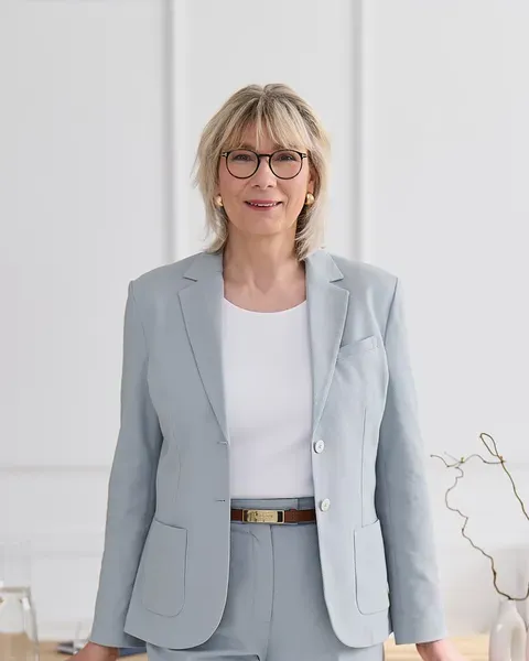 Sylvia Schmidt, Sachverständige für Immobilienbewertung