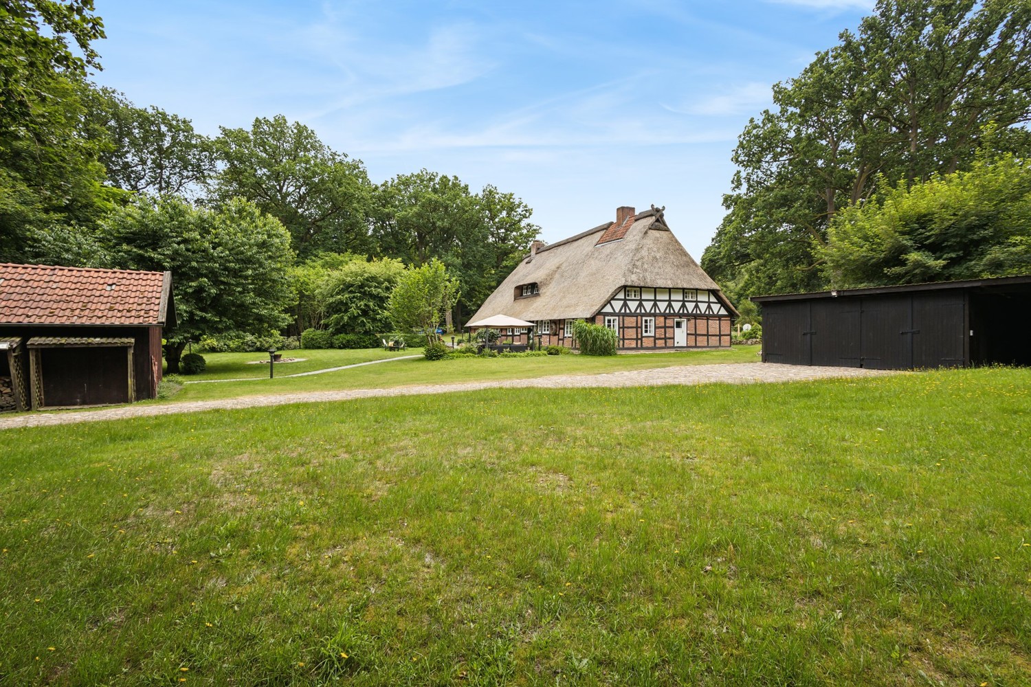 Denkmalgeschütztes Landhaus in Undeloh — Fachwerkhaus aus dem 18. Jahrhundert